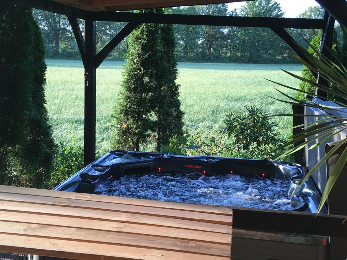 Beekdorp Holiday Home In Reutum Weerselo With Jacuzzi מראה חיצוני תמונה