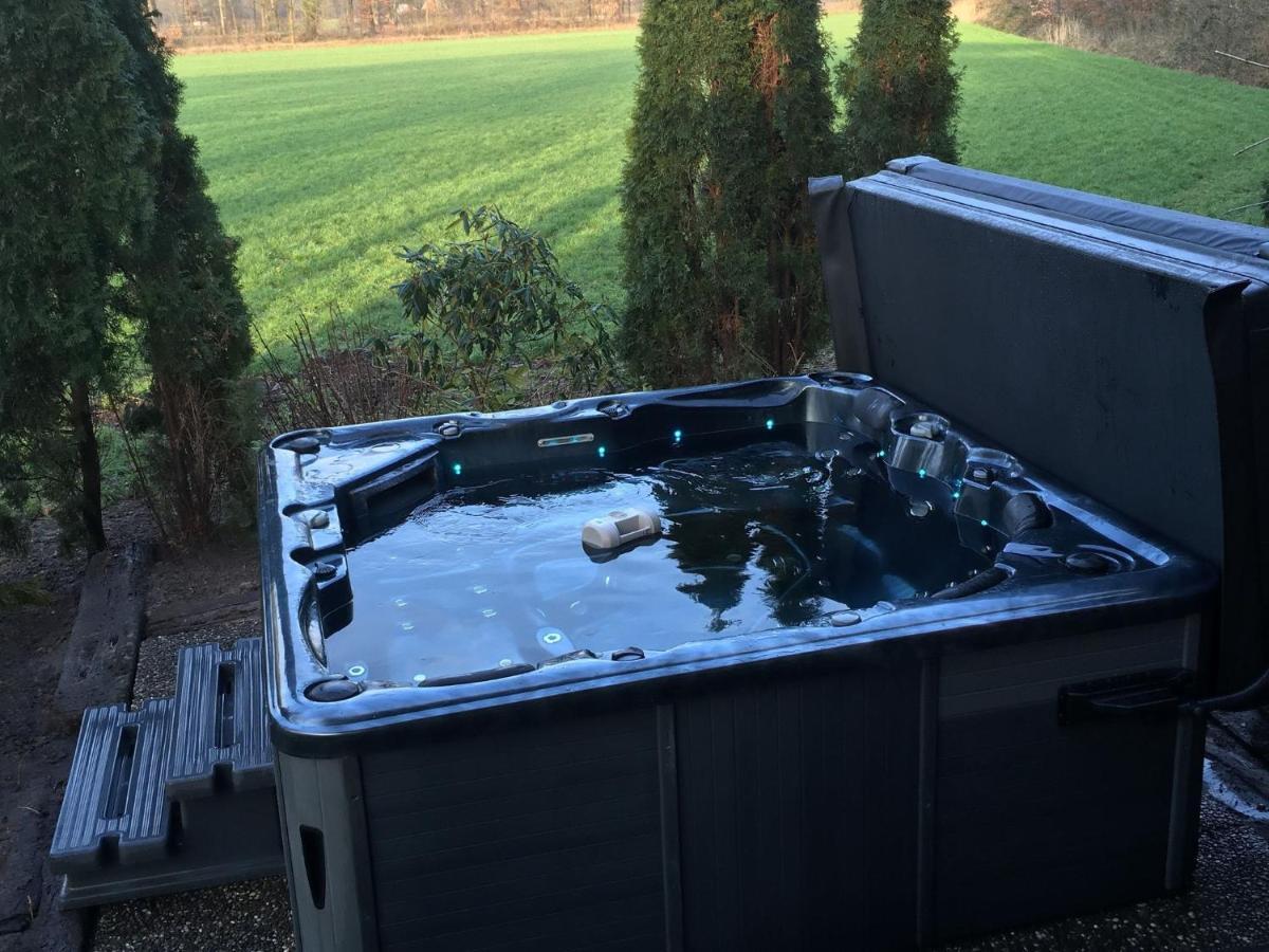 Beekdorp Holiday Home In Reutum Weerselo With Jacuzzi מראה חיצוני תמונה